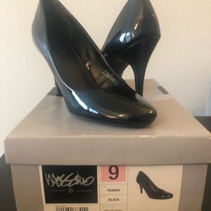Black Comfortable Pumps